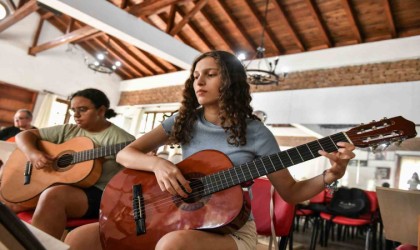 Muratpaşalı çocuklar sanatla iç içe