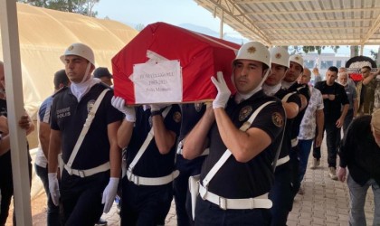 Osmaniyede havaya ateş ettiği için uyardığı komşusu tarafından öldürülen polis memuru toprağa verildi