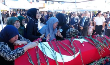 Pompa arızası için indikleri kuyuda zehirlenen işçiler, son yolculuğuna uğurlandı