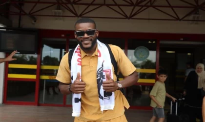 Samsunspor’un yeni transferi Ntcham, Samsun’a geldi