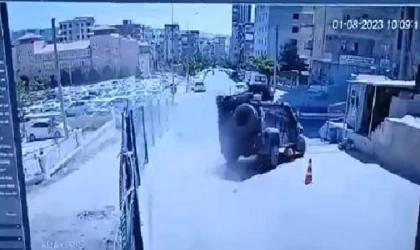 Şanlıurfa’da zırhlı polis aracı devrildi: 1 şehit (2)