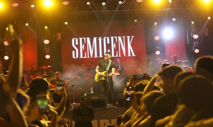 Semicenk Manisayı salladı