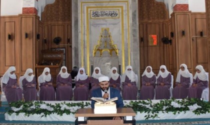 Şırnakta genç hafızlara taç giyme töreni yapıldı