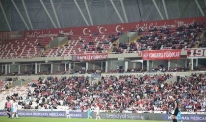 Sivassporlu taraftarlar Antalyaspor maçına ilgi göstermedi