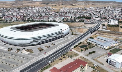 Stadyum yanı üst geçit ve bağlantı yolu hizmete açıldı