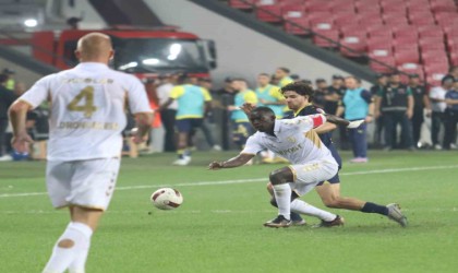 Trendyol Süper Lig: Y. Samsunspor: 0 - Fenerbahçe: 0 (İlk yarı)