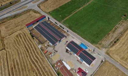 Tükettiği enerjiden fazlasını üretti, fazla ürettiği elektriği aktaracak yer arıyor