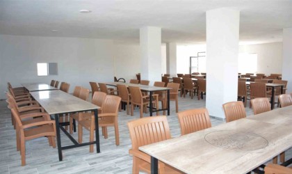 Tuşba Belediyesinden taziye evleri ile Kuran kurslarına masa ve sandalye desteği