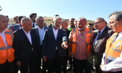 Uraloğlu: Kahramanmaraş’ın ulaşım ve iletişim altyapısını eskisinden dahi iyi duruma getireceğiz (2)