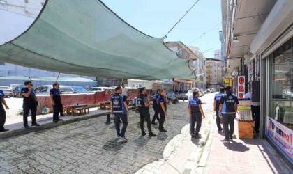 Van Büyükşehir zabıtası kaldırım işgali denetimi yaptı