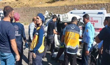 Vanda feci kaza: 3 ölü, 3 yaralı