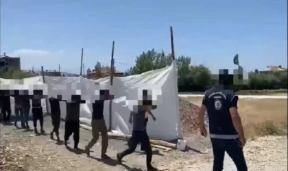 Van’da göçmen kaçakçılığına 9 tutuklama