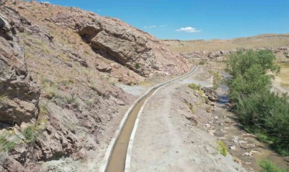 Vanda yıllardır boşa akan dere suyu tarıma kazandırıldı