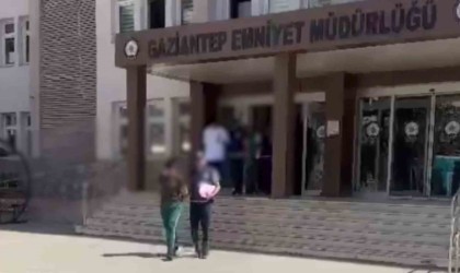 Vatandaşı 8 bin dolar dolandıran 4 şüpheli yakalandı