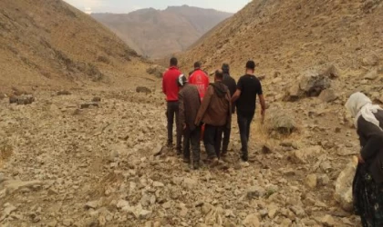 Yaylada doğum sancısı tutan kadına, UMKE ekibi 5 kilometre yürüyerek ulaştı