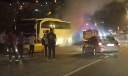 Yolcu otobüsünde duman paniği cep telefonu kamerasında