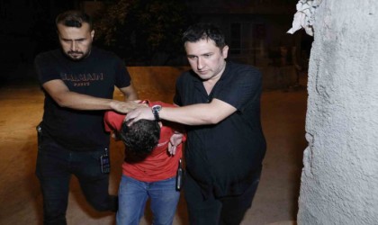 Adanada uyuşturucu satıcısı üzerinde 675 adet uyuşturucu hapla yakalandı