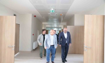 Ağrı Valisi Koç, sağlık ve turizm tesislerini gezdi