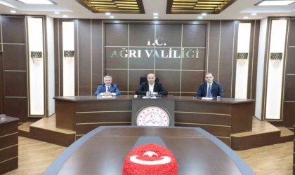 Ağrı Valisi Mustafa Koç, çevre hizmetleri birliği toplantısına katıldı