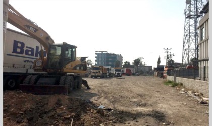 Akdenizde yol açma ve kaldırım yenileme çalışmaları devam ediyor