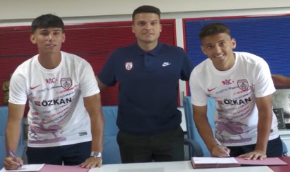 Altınordu, iki gencini profesyonel yaptı