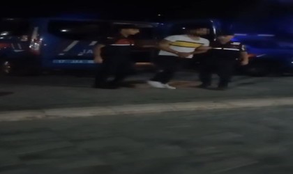 Ayvacıkta otelden 55 bin TLlik alkollü içecek çalan hırsızlık şüphelisi Balıkesirde yakalandı