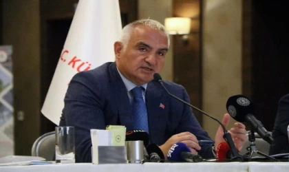 Bakan Ersoy, Kızılırmak Deltası Kuş Cenneti’ni gezdi (2)