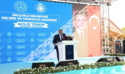 Bakan Tekin: “Eğitim öğretimi sadece okulda yürütülen bir süreç olarak görmüyoruz”
