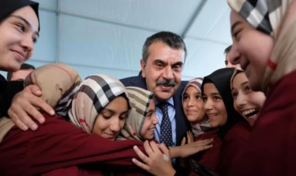 Bakan Tekin: Parti ayrımı yapmadan, yerel yöneticilerin eğitim ve öğretime desteklerini takdir ediyorum (3)