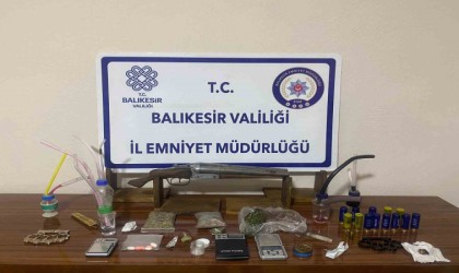 Balıkesirde 11 aranan şahıs tutuklandı