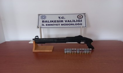 Balıkesirde 28 aranan şahıstan 10u tutuklandı