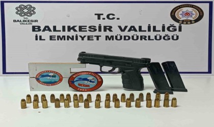 Balıkesirde polis 11 aranan şahsı yakaladı