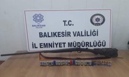 Balıkesirde polis aranan 25 şahsı yakaladı