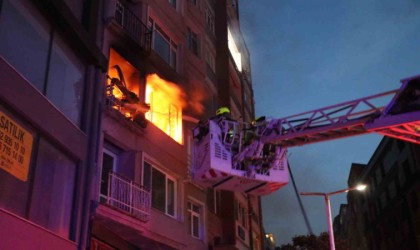 Bandırmada ev yangını korkuttu