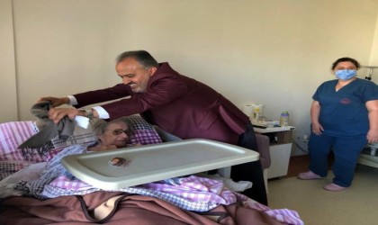 Başkan Aktaştan Sayide teyzeye sürpriz ziyaret