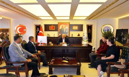 Başkan Bakkalcıoğlu Kuzey Kafkasya Kültür Derneği Başkanı Yavuz ile bir araya geldi