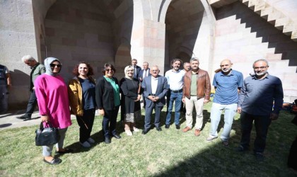 Başkan Büyükkılıç, öğrencilerle birlikte Sultanhanında