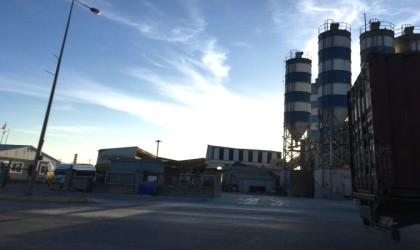 Beton santralinde 5 metre yükseklikten düşen işçi yaralandı