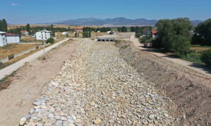 Beyşehirin mahallesi taşkın riskinden kurtarılıyor