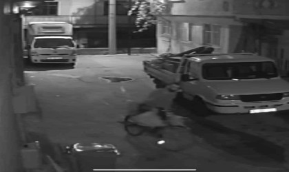 Bisikletli hırsız kamerada