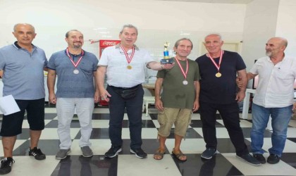 Burhaniyede briç turnuvası 300 sporcuyu buluşturdu