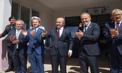 Bursada 620 bin öğrenci için ilk ders zili çaldı