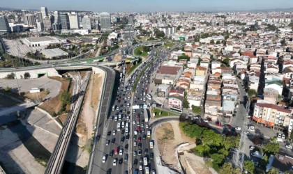 Bursada okulların ilk günü trafikte yoğunluk yaşanmadı