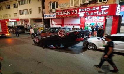 Cizrede otomobil ile kamyonet kafa kafaya çarpıştı: 5 yaralı