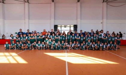 Çocuklara özel basketbol kampı düzenlendi