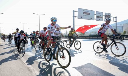 Cumhuriyet için Tophaneden Mudanyaya pedal çevirdiler