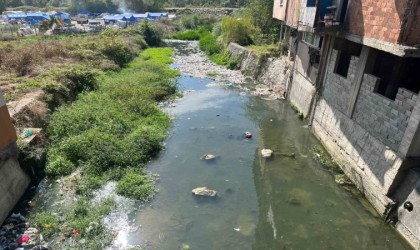 Dere yatağını çöplüğe çevirdiler