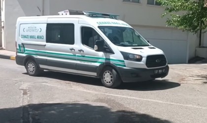 Devrilen akaryakıt yüklü tankerin sürücüsü hayatını kaybetti