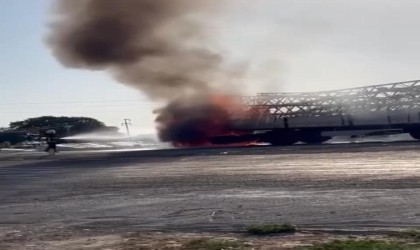 Diyarbakırda alevlere teslim olan tır cayır cayır yandı