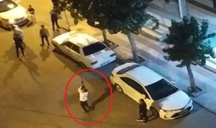 Düğünden çıkıp, uzun namlulu silah ve tabancayla havaya ateş ettiler